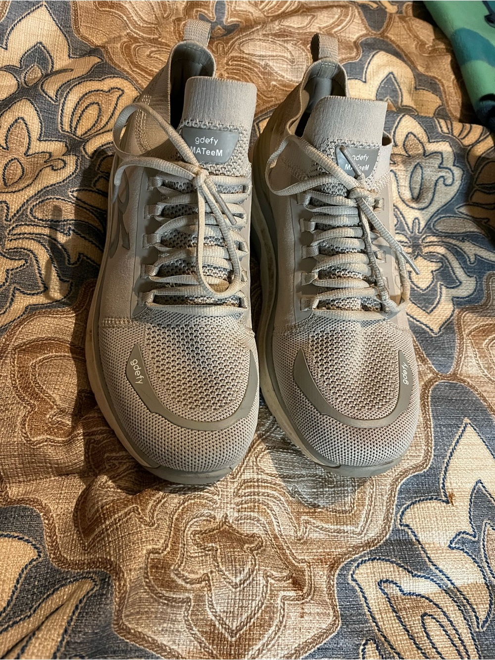 Men's Gray Lace-Up Athletic Sneakers with Breathable Mesh
